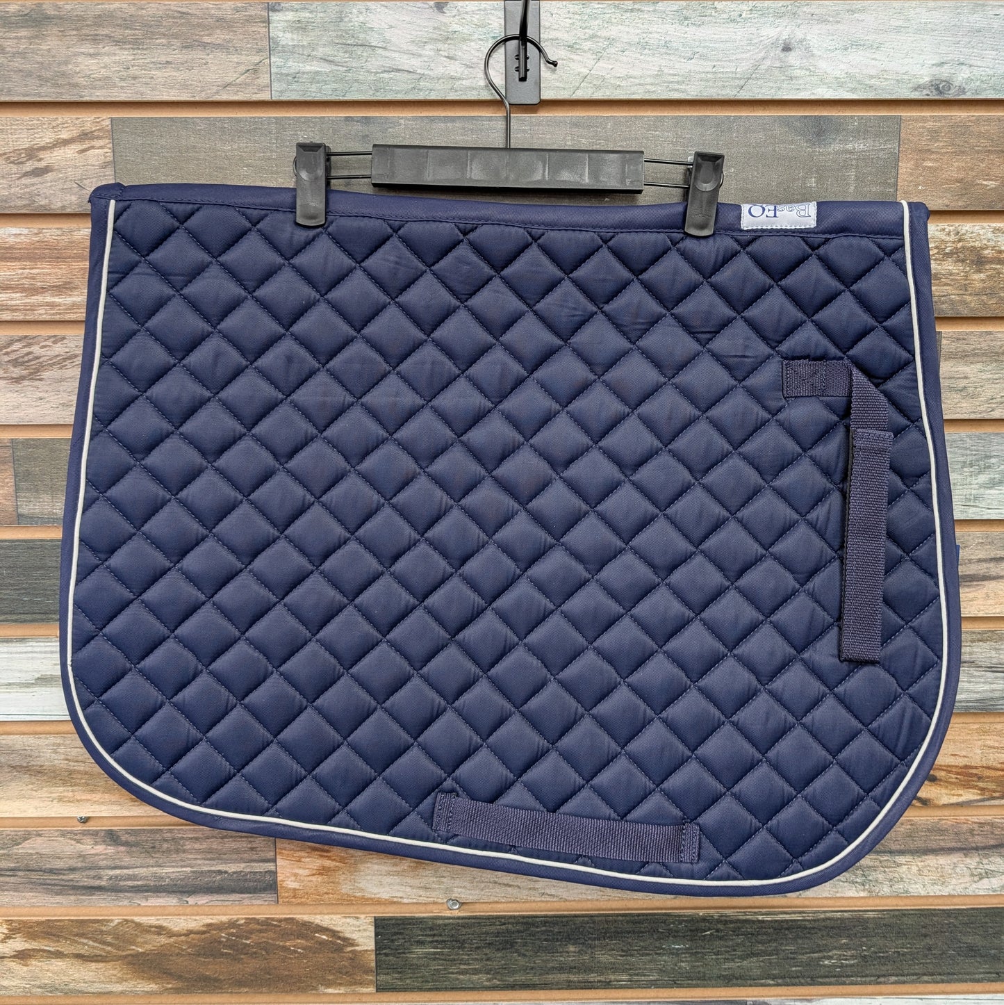 BasEQ Diamond Quilt AP Pad with Piping