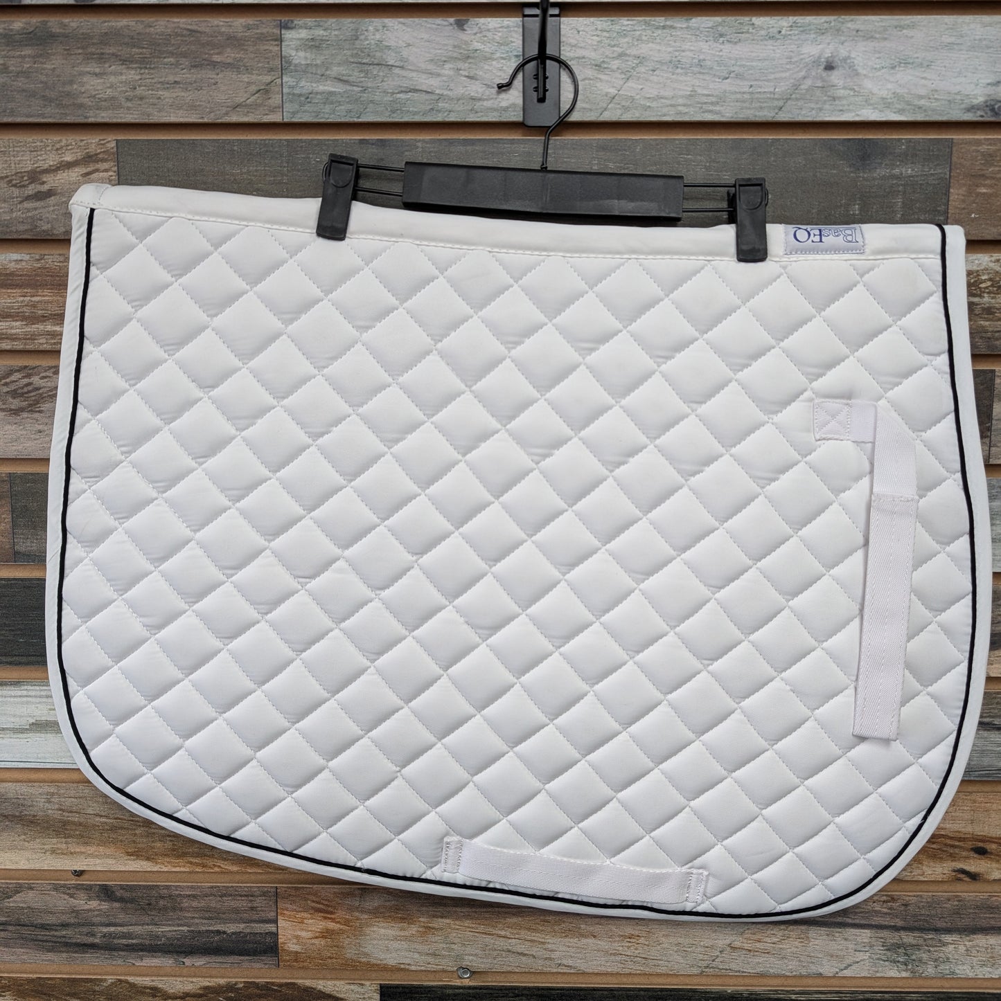 BasEQ Diamond Quilt AP Pad with Piping